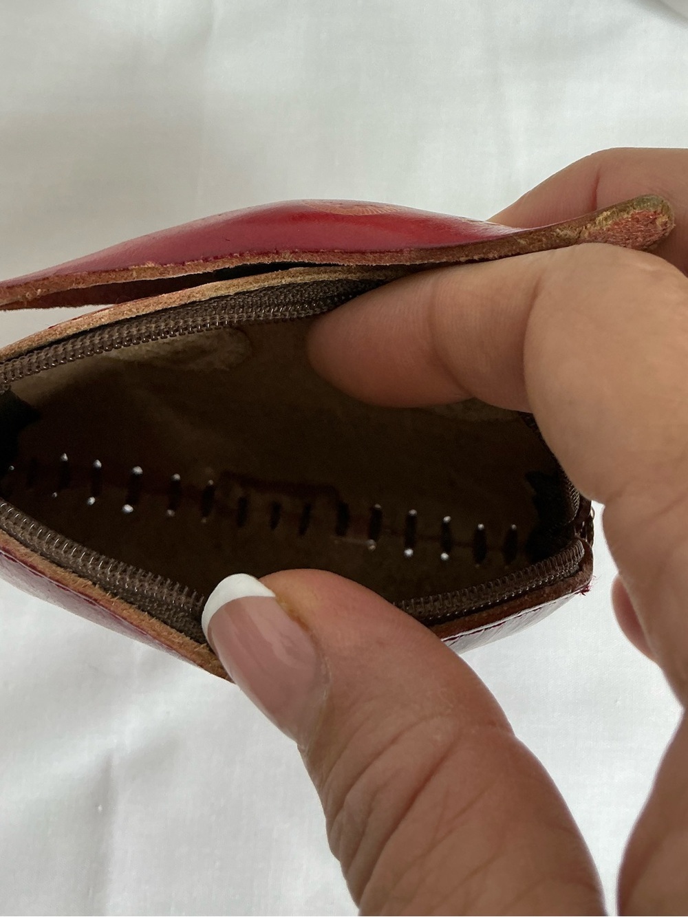 2030 - Leather Owl Coin Purse in Red and Tan - Picture 4 of 5